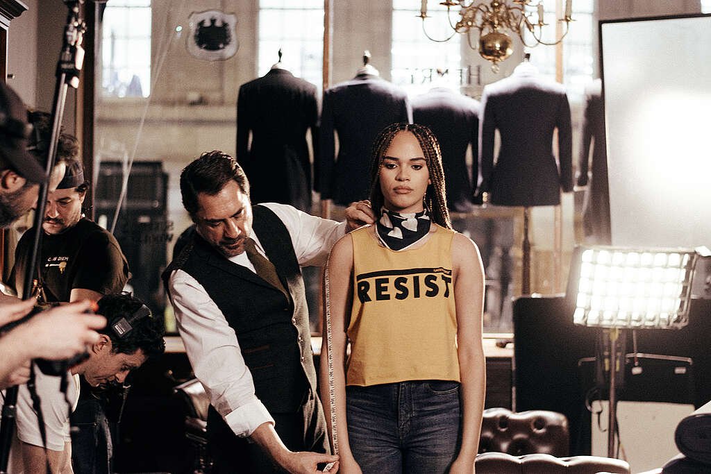 Academy Award-winning actor Javier Bardem and Emmy Award-nominated actress Yasmin Finney star in SLAPP Suit, the short film released by Greenpeace International. 