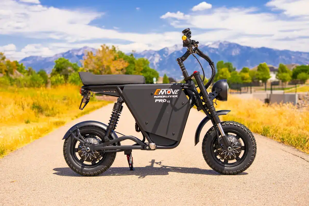 EMOVE RoadRunner Pro V2 Review: Surron Power in a Tiny, Stealthy Package 12 EMOVE RoadRunner Pro V2 side profile showing its large 72V 60Ah battery box