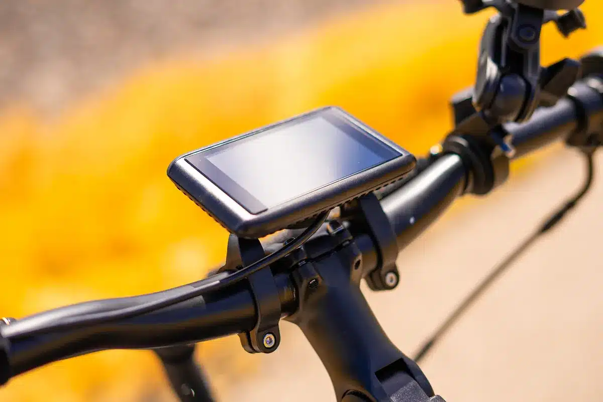 EMOVE RoadRunner Pro V2 Review: Surron Power in a Tiny, Stealthy Package 16 EMOVE RoadRunner Pro V2 3.5 inch color TFT display