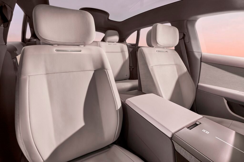 2027 Range Rover GT.