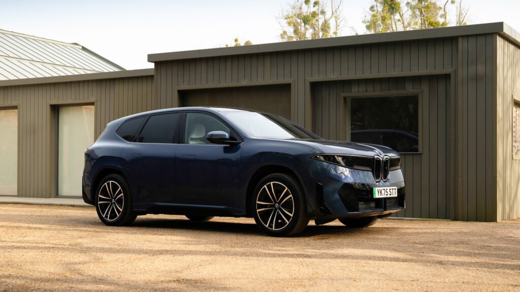 BMW iX3 50 xDrive.