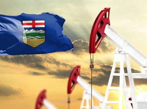 Alberta Carbon Price Barely Raises Oil Sands Costs, Study Finds