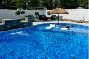 Luxury pool with vinyl polymer film i2M