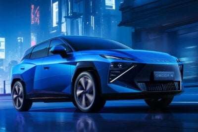 omoda o4 ev front three quarter dynamic Omoda o4 ev front three quarter dynamic