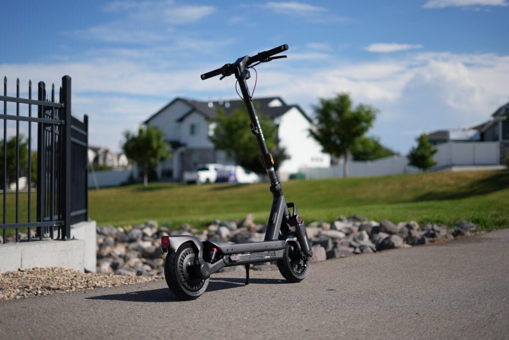 Segway MAX G3 Plus Review: One of the Best Commuter Scooters Just Got Better 12 Segway MAX G3 Plus rear view showing the dedicated rear turn signals