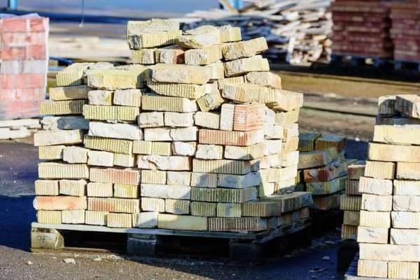 used bricks on a pallet