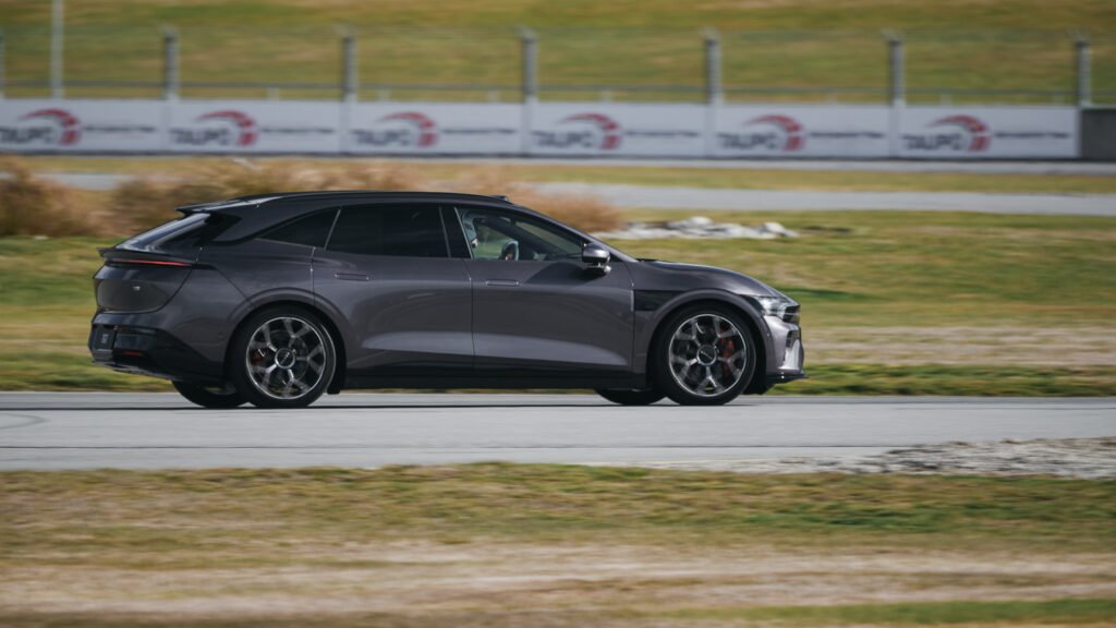 Zeekr 7GT.