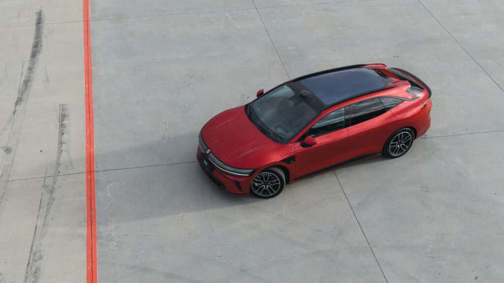 Zeekr 7GT.