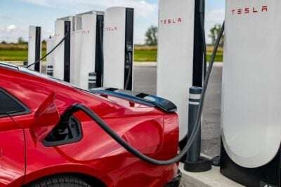 Dodge charger ladestation charging station tesla supercharger nacs