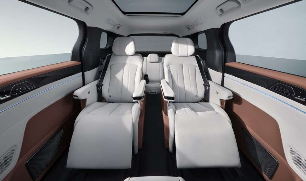 2026 BYD M9.