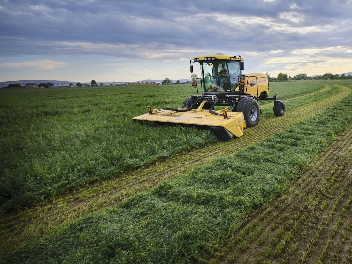 New Holland’s Speedrower 1 lineup features four models ranging in peak horsepower from 161 to 308. The U.S. company calls the Speedrower 301, the most loaded machine in the series, “the most powerful windrower in the marketplace today.”