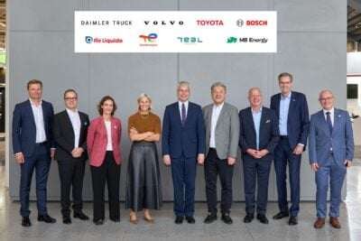 Gruppenbild der neuen Allianz für Wasserstoff im Güterverkehr