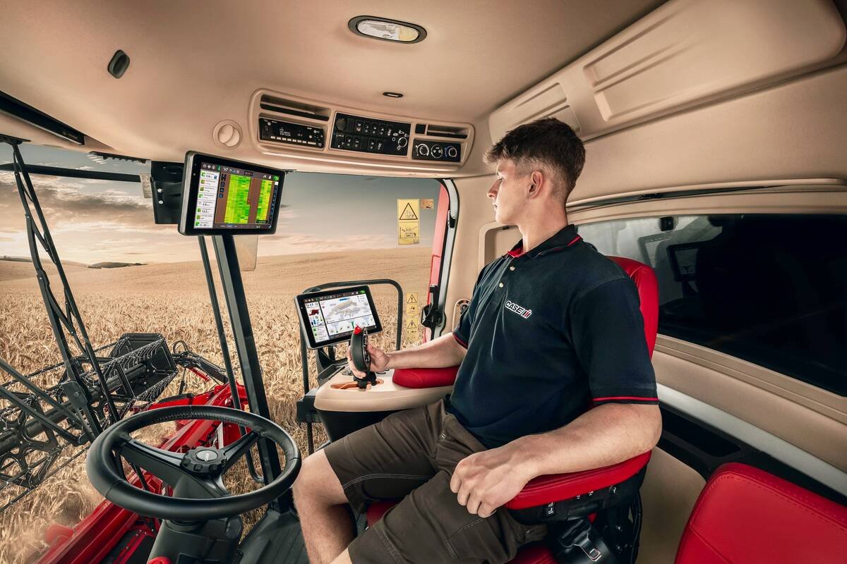 Case IH’s 160 series combines are equipped with dual Pro 1200 displays with an improved Harvest Command interface.