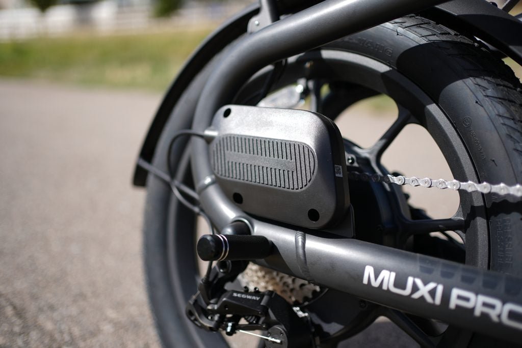 Segway MUXI PRO Review: The Auto Shifter Changes Everything 2 Close-up of the Segway MUXI PRO 9-speed electronic auto shifter and derailleur