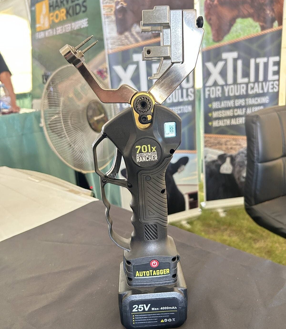 701x autotagger comes with two batteries. Photo: Janelle Rudolph
