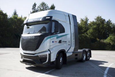 Iveco S-eWay Fuel Cell mit Brennstoffzellentechnik von Toyota für den emissionsfreien Schwerlastverkehr.
