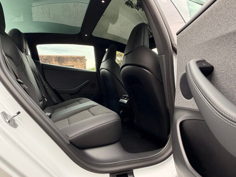 2026 Tesla Model 3 Rear-Wheel Drive Cabin