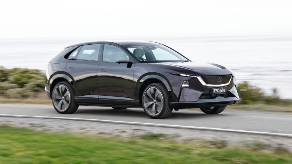 Mazda CX-6e Azami.