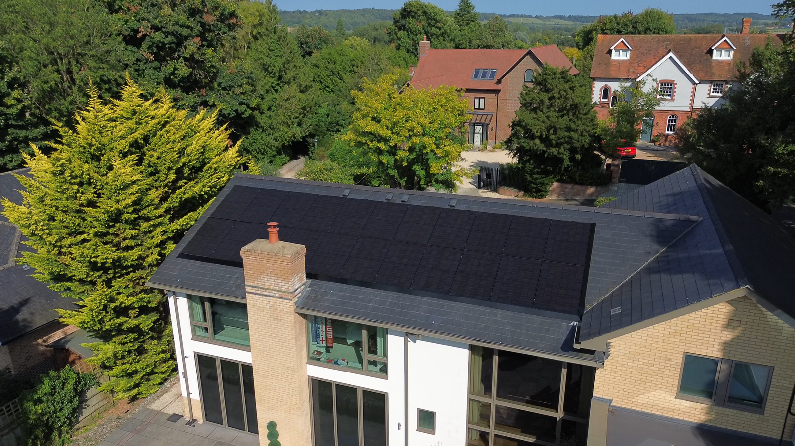 How long do solar panels last? Why output barely drops