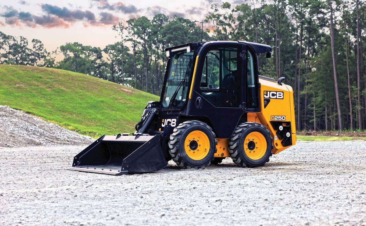 JCB North America’s 250 model skid steer loader — the smaller of the two new units —weighs 7,813 pounds and features a rated operating capacity of about 2,531 pounds. Photo: JCB North America