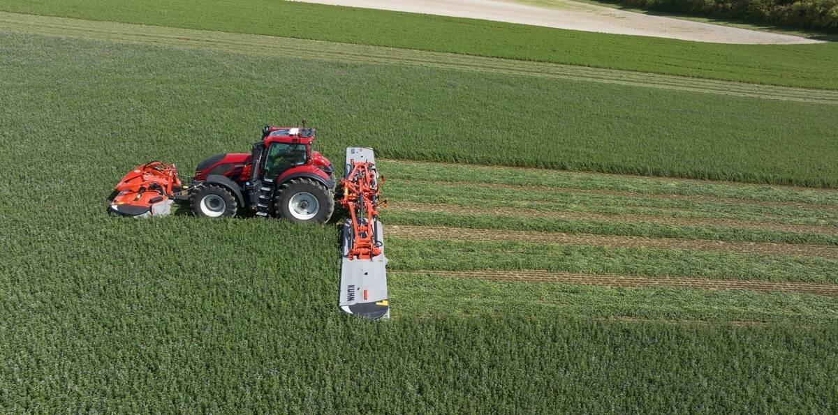 Kuhn is marketing its GMD 15030 on its “exceptional manoeuverability,” among other features. Photo: Courtesy Kuhn
