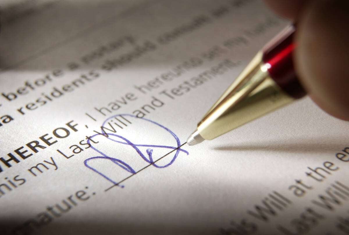 Signing Last Will and Testament. Photo: DNY59/E+/Getty Images