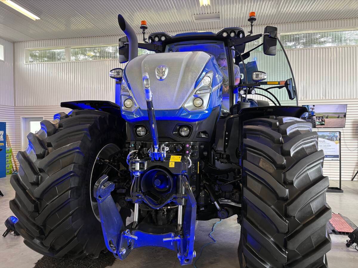 Independent front wheel suspension is standard on the three new T7 XD tractors. An advanced vehicle suspension option can automatically tie front suspension activity to the cab’s hydraulics to give operators a smoother ride. Photo: Greg Berg