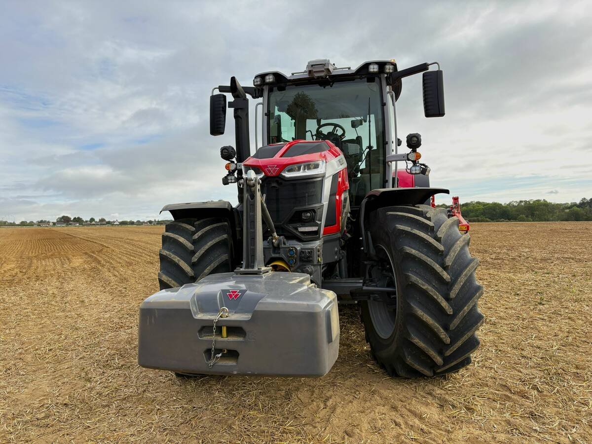 The front view of the Massey Ferguson 7S Mark 2 highlights the slim hood and belt line of the tractor as it sits in a field near Beauvais, France. Photo: Janelle Rudolph