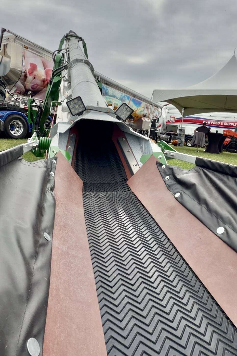 Walinga’s new Agri-Belt conveyor at Canada’s Outdoor Farm Show 2026. Photo: John Greig